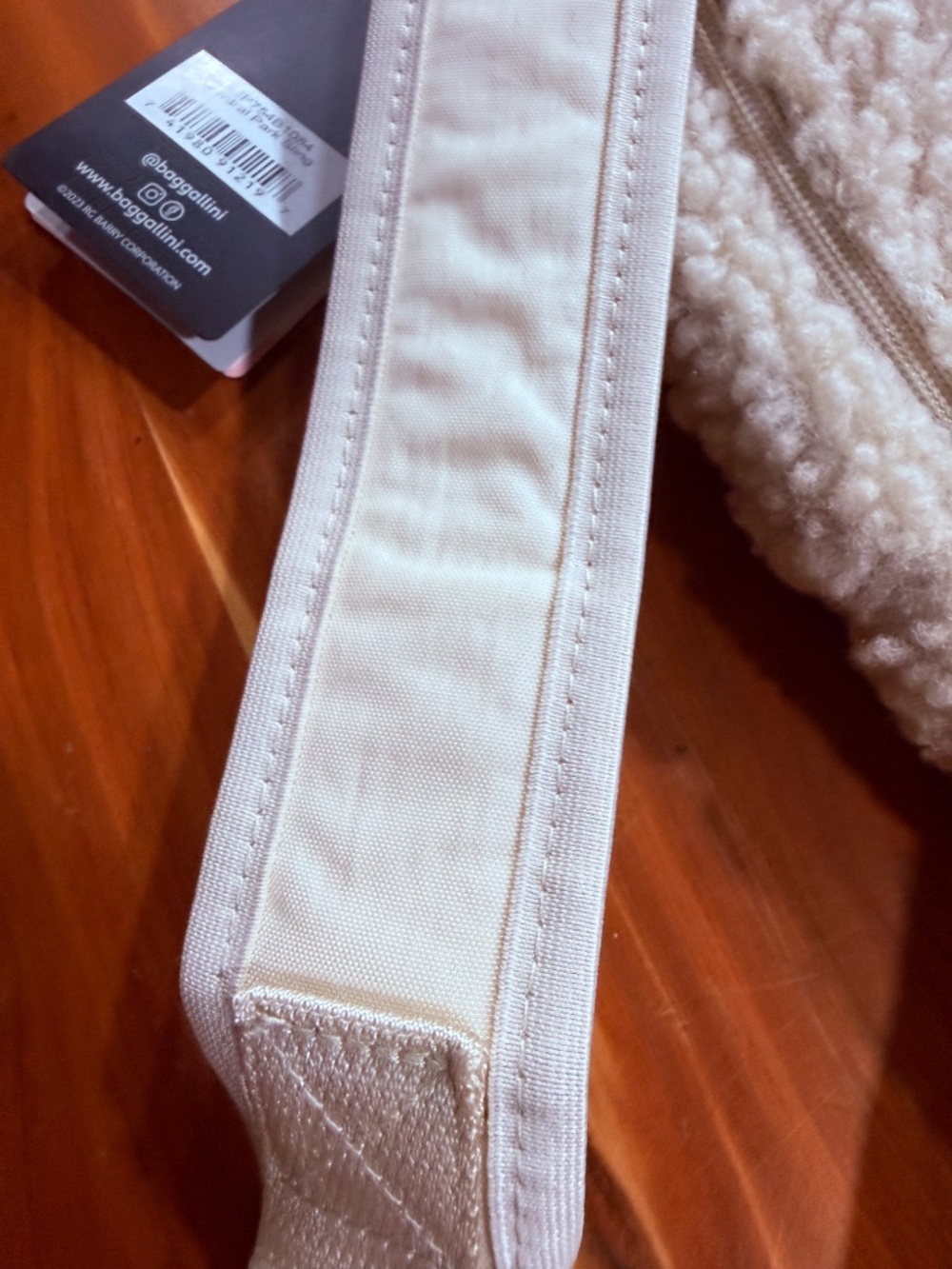 Baggallini cross body Sherpa purse NWT - Picture 10 of 16